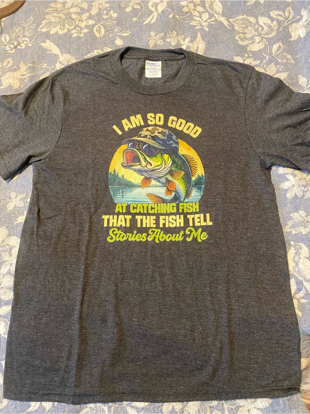 Gray 'I Am So Good' Fishing Graphic Tee - Unbranded